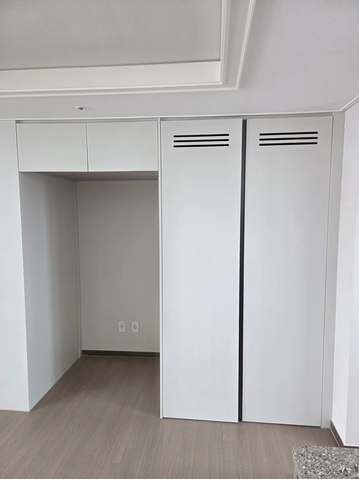 삼성 비스포크 4도어 키친핏 냉장고장 리폼 시공 전